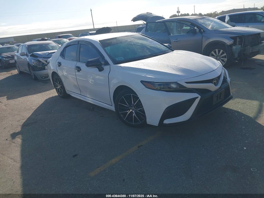 2021 TOYOTA CAMRY SE - 4T1T11AK2MU512949