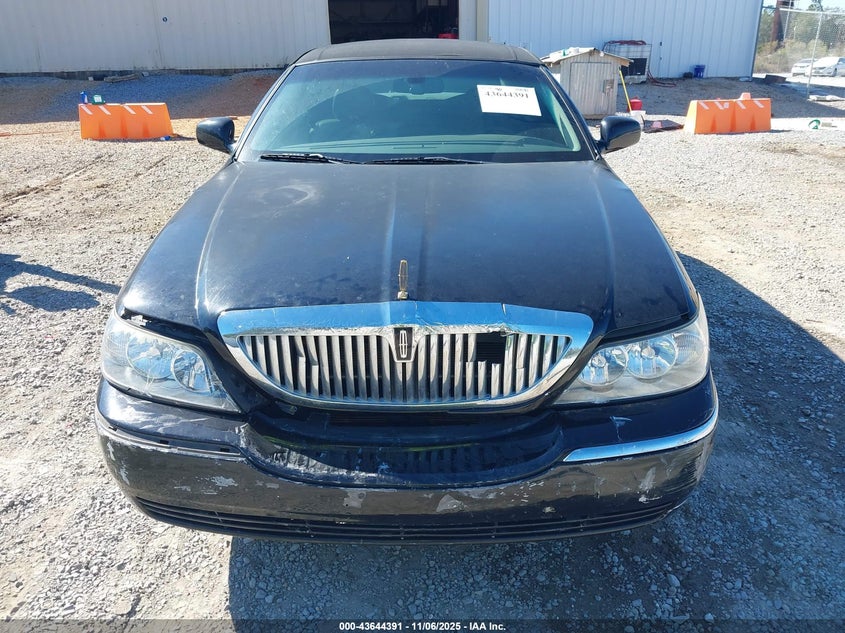 2006 Lincoln Town Car Signature VIN: 1LNHM81W86Y603728 Lot: 43644391