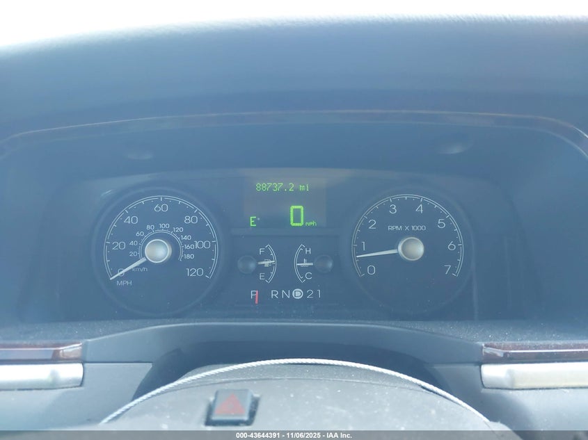 2006 Lincoln Town Car Signature VIN: 1LNHM81W86Y603728 Lot: 43644391