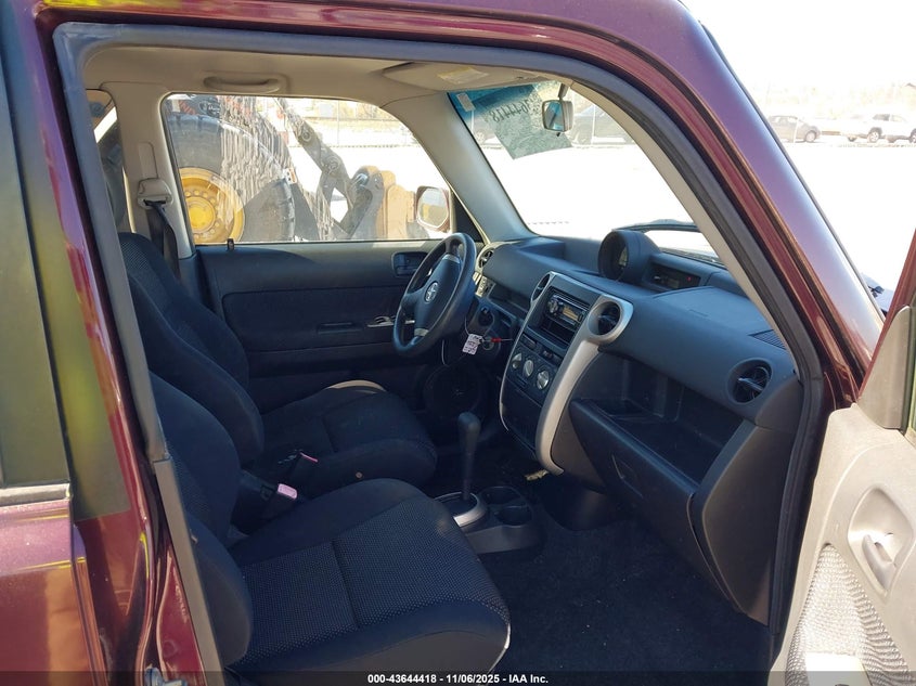 JTLKT324154024930 2005 SCION XB photo no. 5