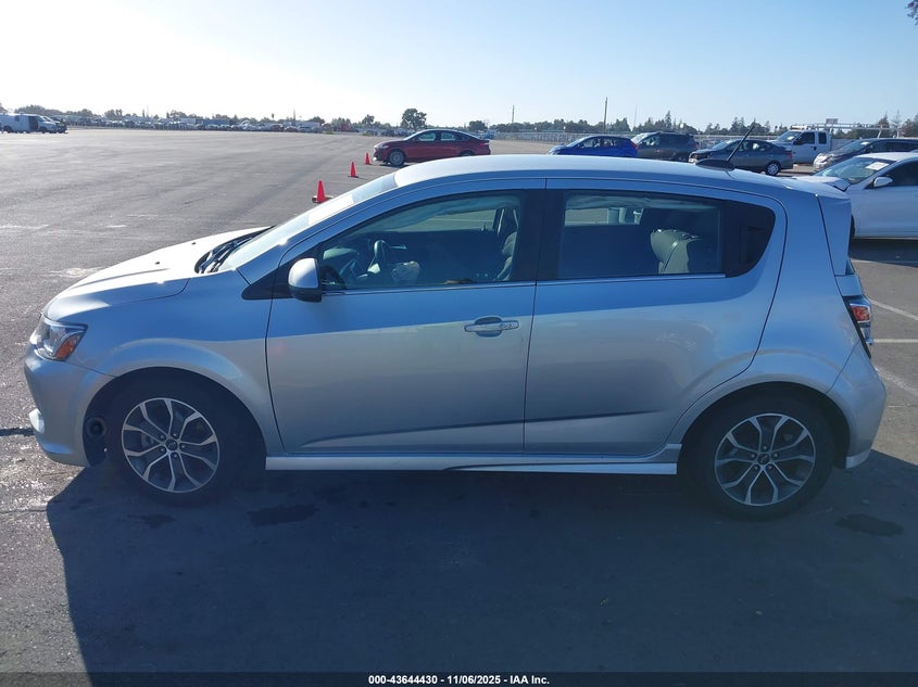 2020 Chevrolet Sonic Fwd Lt 5-Door VIN: 1G1JD6SB4L4121999 Lot: 43644430