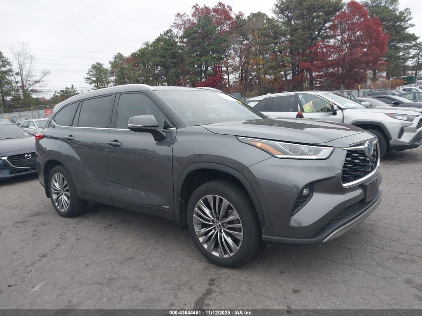 TOYOTA HIGHLANDER HYBRID PLATINUM