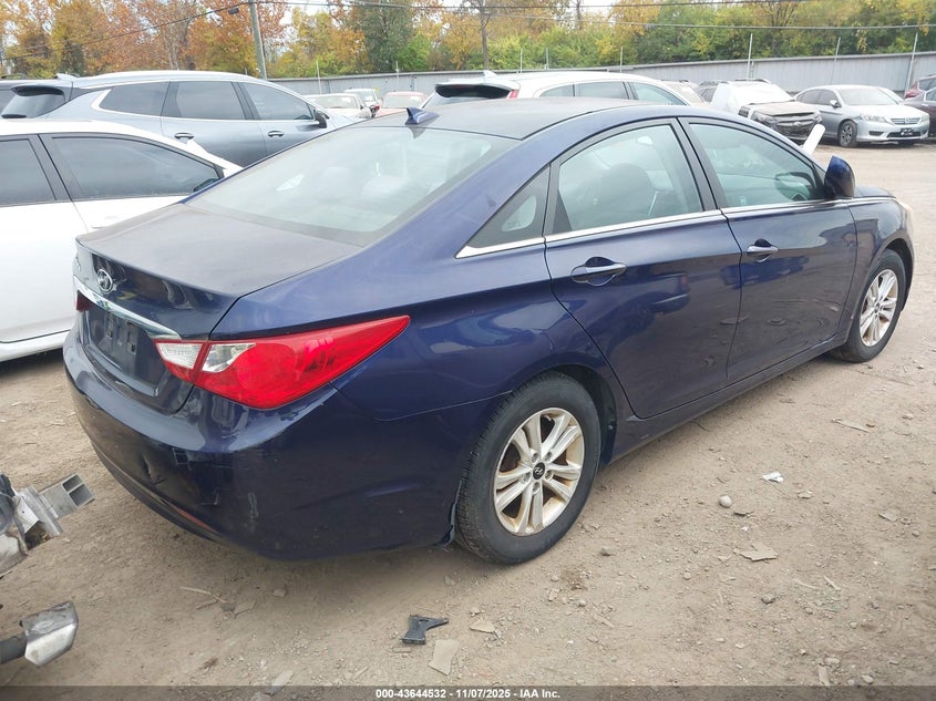 2013 HYUNDAI SONATA GLS · Фото 4