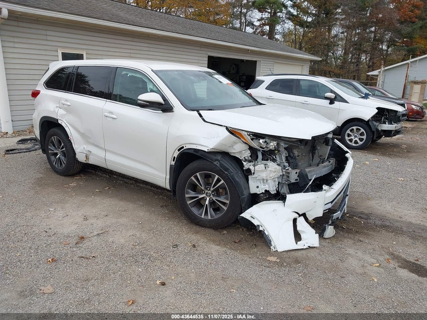 TOYOTA HIGHLANDER LE