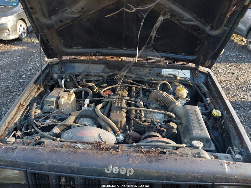 2000 Jeep Cherokee Sport VIN: 1J4FF48S0YL192224 Lot: 43644577