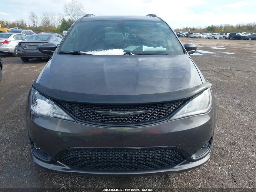 2018 Chrysler Pacifica Touring Plus VIN: 2C4RC1FG0JR227009 Lot: 43644585