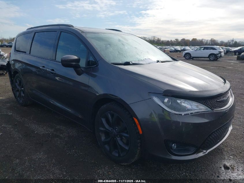 CHRYSLER PACIFICA TOURING PLUS