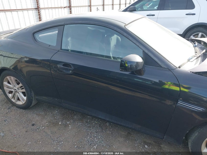 2008 Hyundai Tiburon Gs VIN: KMHHM66D98U295622 Lot: 43644584