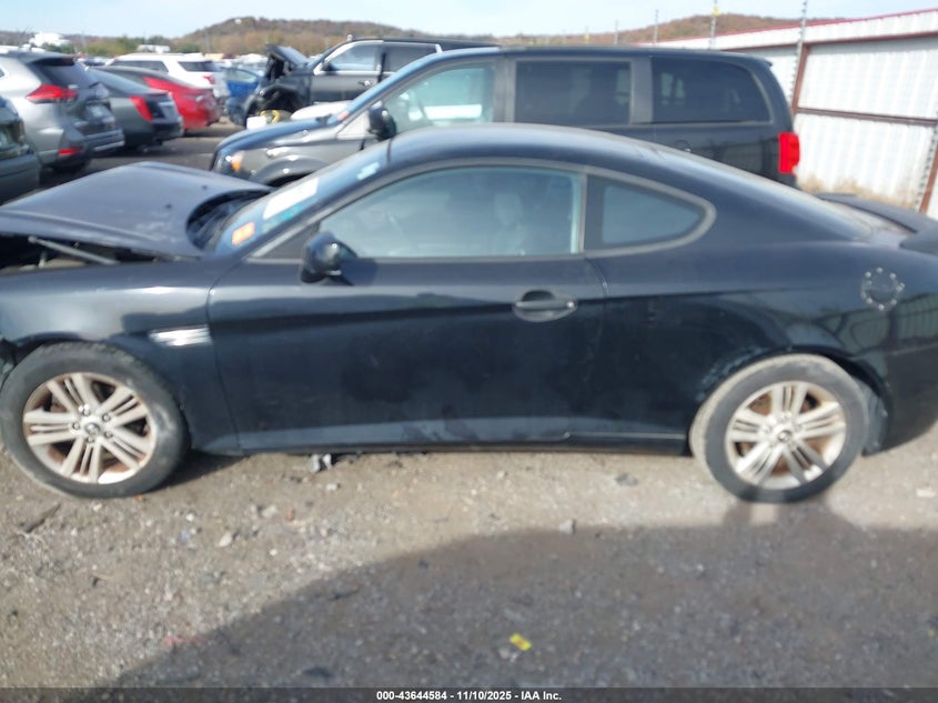 2008 Hyundai Tiburon Gs VIN: KMHHM66D98U295622 Lot: 43644584