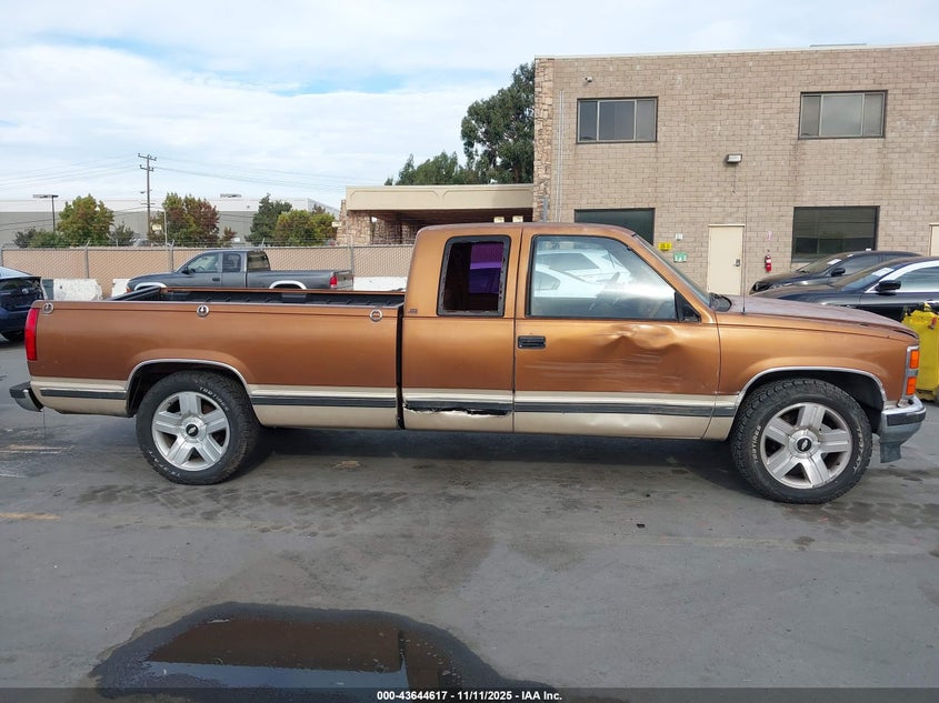 1989 Chevrolet Gmt-400 C2500 VIN: 2GCFC29K4K1147351 Lot: 43644617