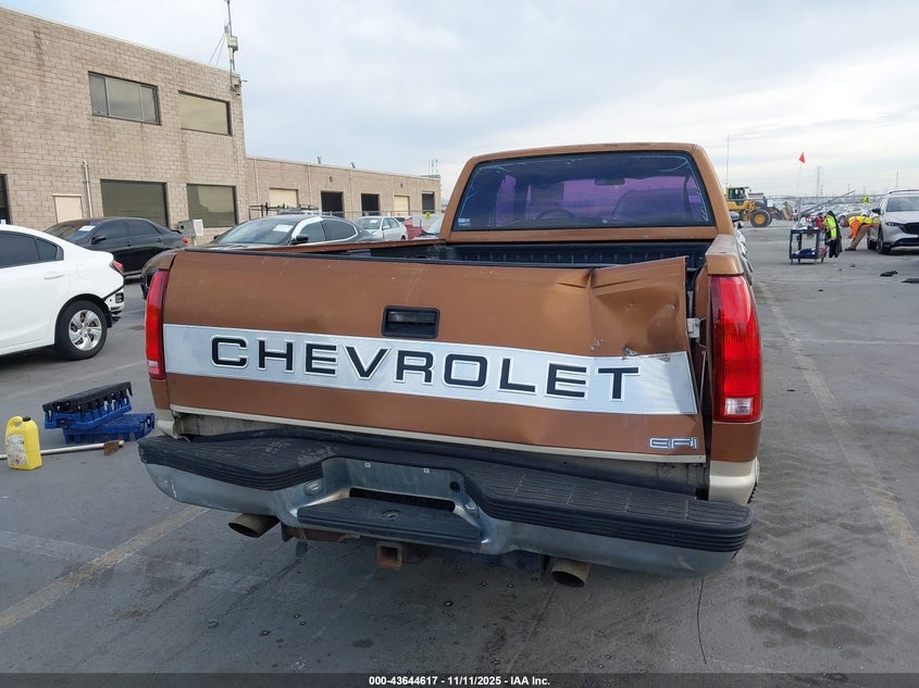 1989 Chevrolet Gmt-400 C2500 VIN: 2GCFC29K4K1147351 Lot: 43644617