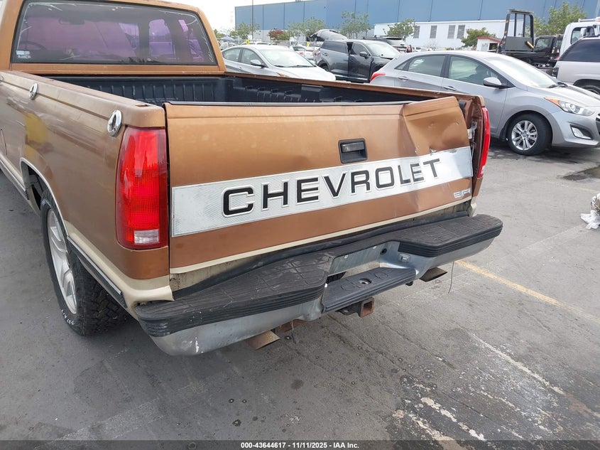 1989 Chevrolet Gmt-400 C2500 VIN: 2GCFC29K4K1147351 Lot: 43644617