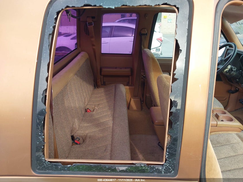 1989 Chevrolet Gmt-400 C2500 VIN: 2GCFC29K4K1147351 Lot: 43644617