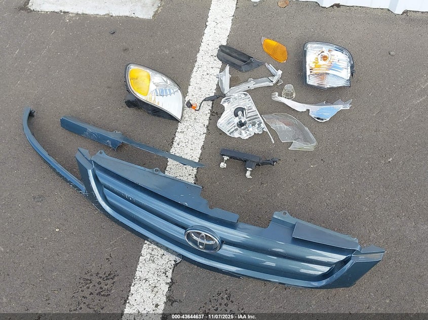 2002 Toyota Sienna Le VIN: 4T3ZF13C02U508064 Lot: 43644637