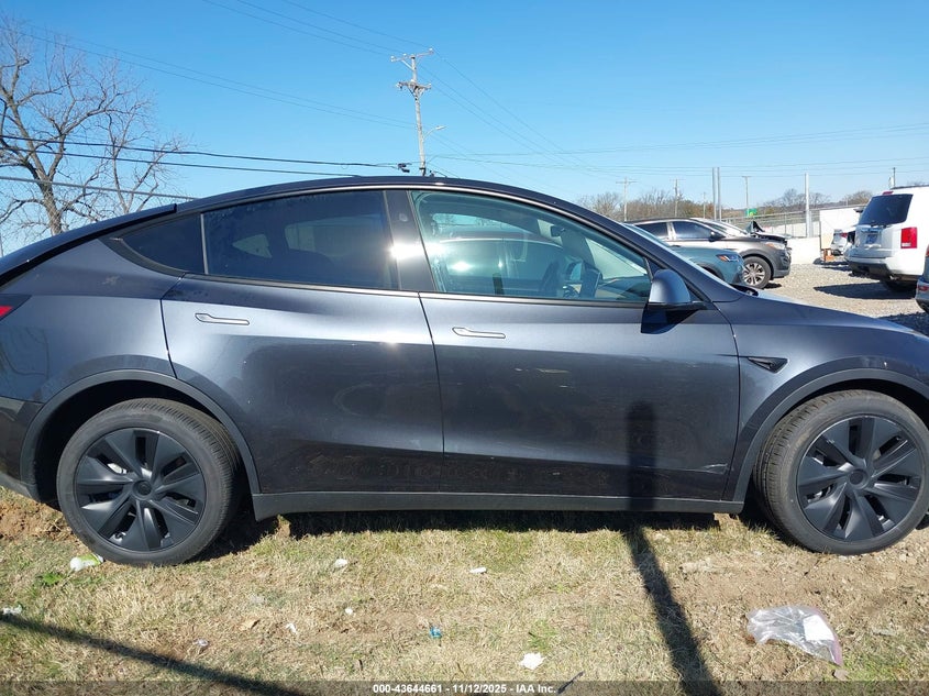 2025 Tesla Model Y Long Range Dual Motor All-Wheel Drive VIN: 7SAYGDEE0SA340344 Lot: 43644661