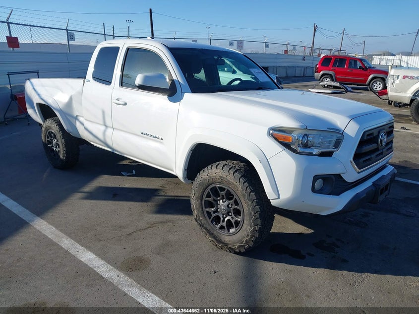 2017 TOYOTA TACOMA SR5 V6 - 5TFSZ5AN5HX077438