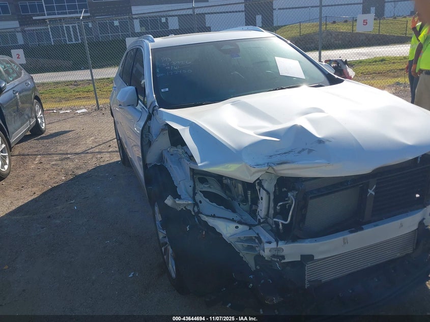 CADILLAC XT4 FWD PREMIUM LUXURY