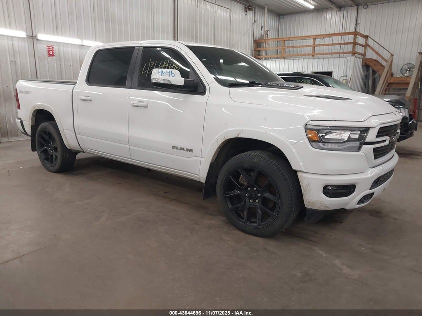 RAM 1500 LARAMIE 4X4 5 7 BOX