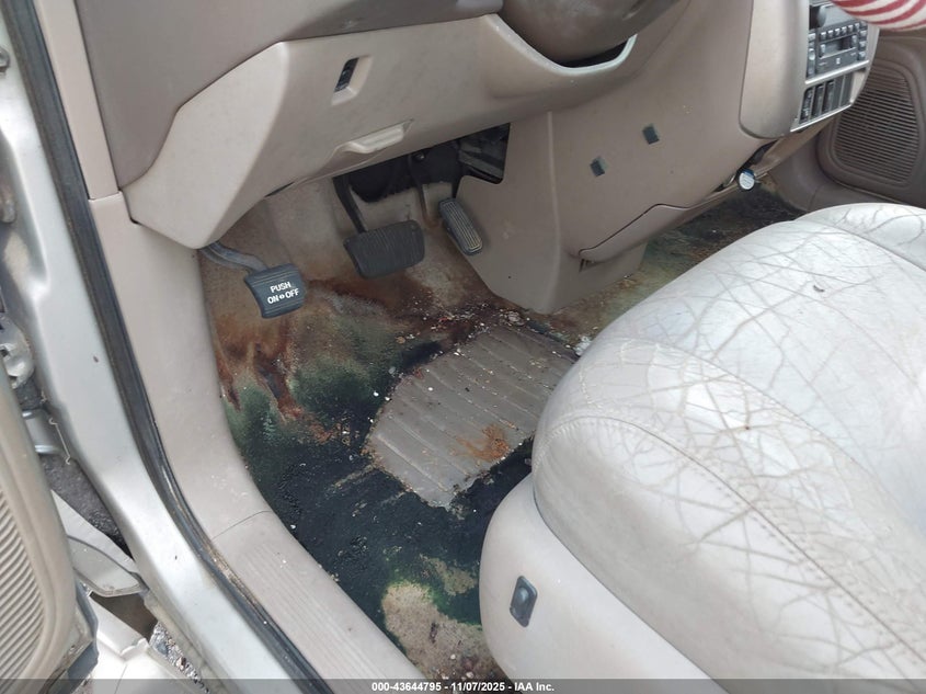 2001 Toyota Sienna Xle VIN: 4T3ZF13C81U390439 Lot: 43644795