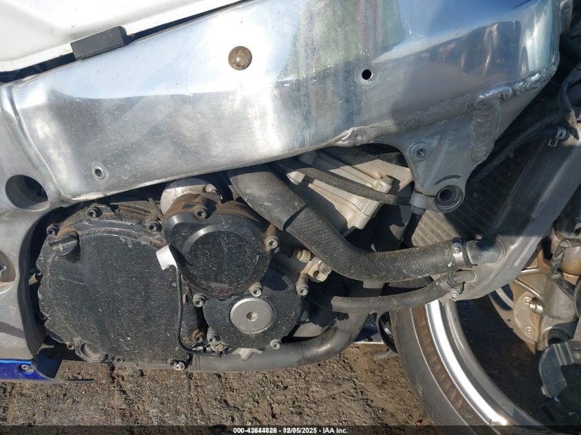 2000 Suzuki Gsx-R750 VIN: JS1GR7HA3Y2105667 Lot: 43644826