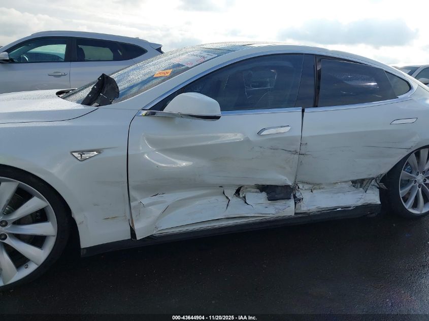 2012 Tesla Model S Signature VIN: 5YJSA1DN6CFS00369 Lot: 43644904