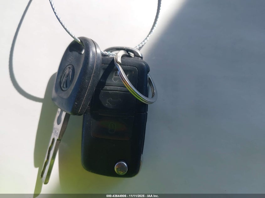 2005 Volkswagen New Beetle Coupe Gls VIN: 3VWCK31C55M400753 Lot: 43644906