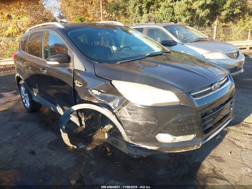 FORD ESCAPE TITANIUM