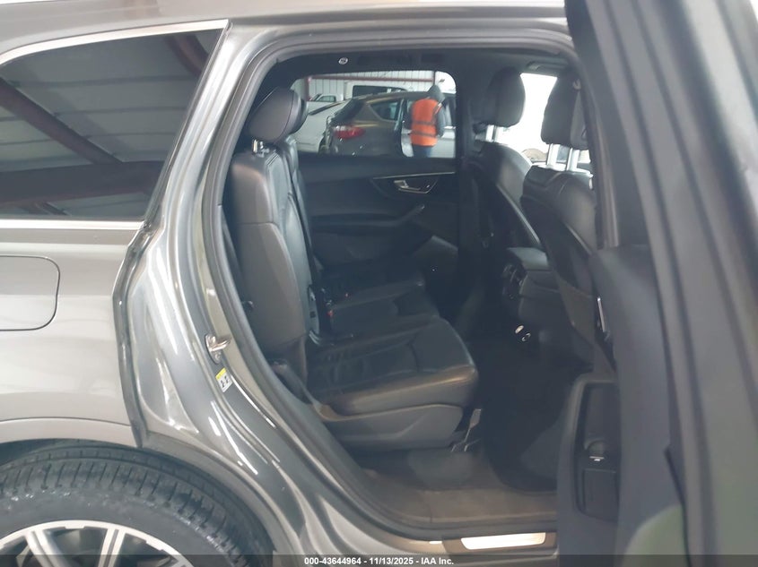 2017 Audi Q7 3.0T Premium VIN: WA1LAAF7XHD016242 Lot: 43644964