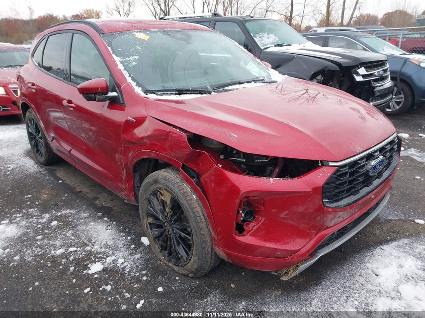 FORD ESCAPE ST-LINE ELITE