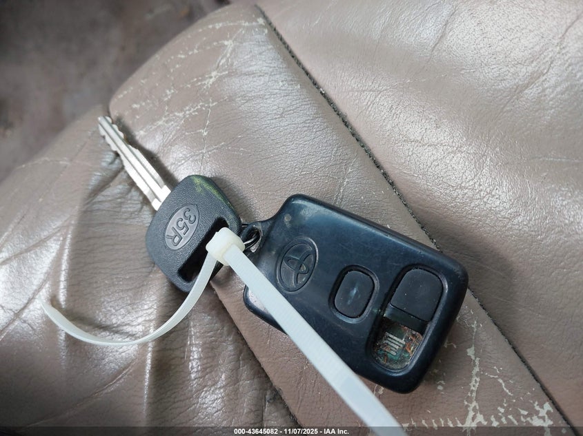 1997 Toyota Avalon Xls VIN: 4T1BF12B9VU192140 Lot: 43645082