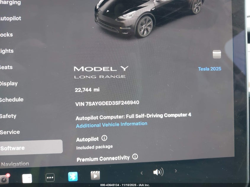 2025 Tesla Model Y Long Range Dual Motor Rear-Wheel Drive VIN: 7SAYGDED3SF246940 Lot: 43645134