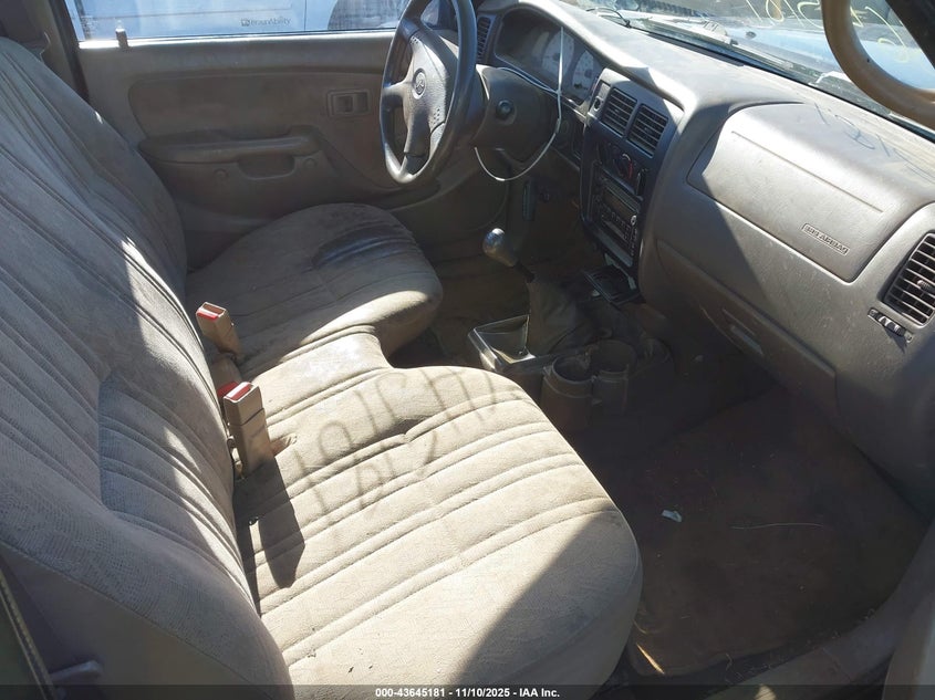 5TENL42N51Z718190 2001 TOYOTA TACOMA photo no. 5