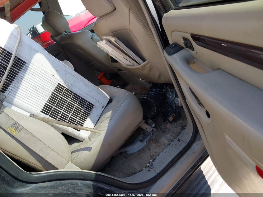 2003 Cadillac Escalade Standard VIN: 1GYEC63T13R153521 Lot: 43645303