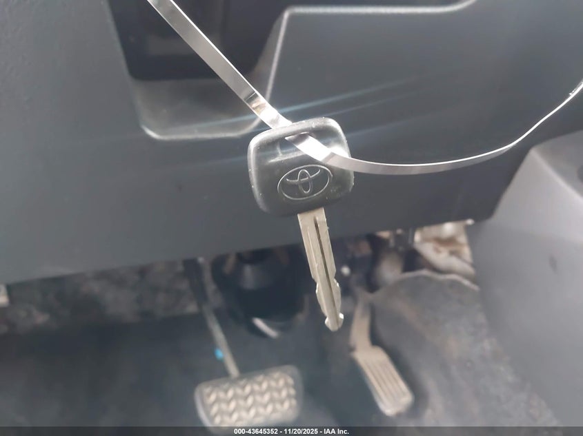 2007 Toyota Yaris VIN: JTDBT923871010002 Lot: 43645352