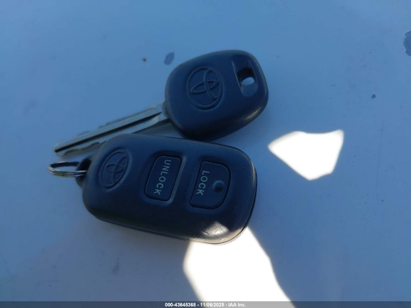 2005 Toyota Corolla Le VIN: 1NXBR32E15Z550747 Lot: 43645368