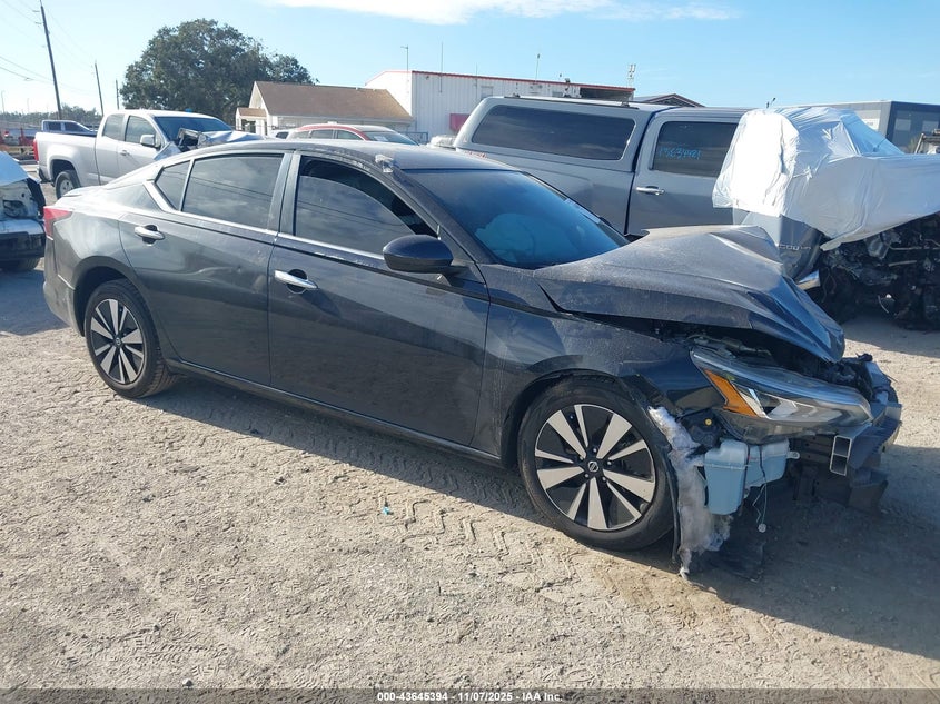 NISSAN ALTIMA SV FWD