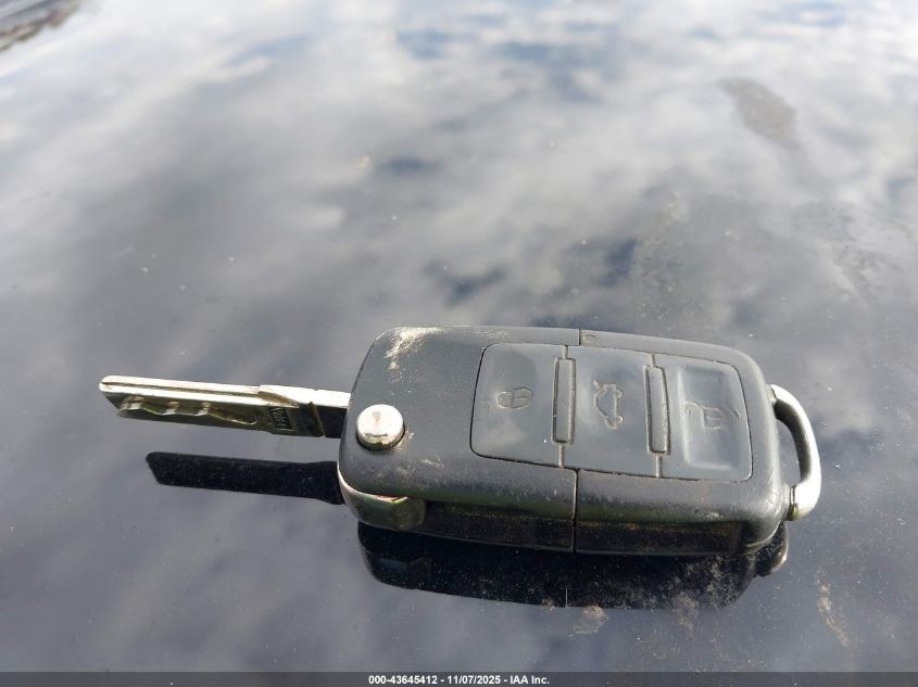 2008 Volkswagen Eos Komfort/Turbo VIN: WVWBA71F58V051865 Lot: 43645412