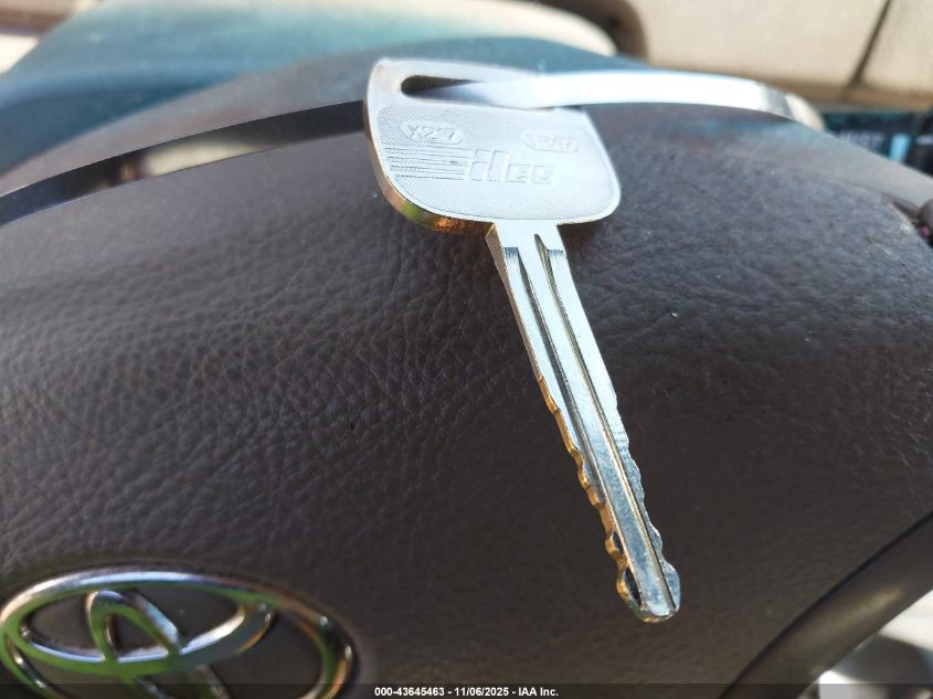 2005 Toyota Camry Le VIN: 4T1BE32K25U585122 Lot: 43645463