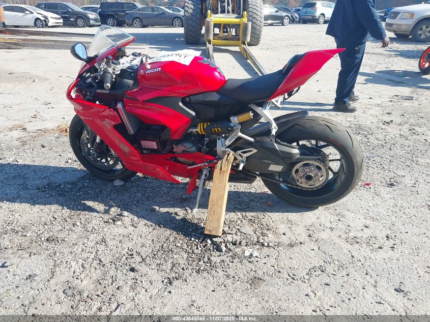 2023 Ducati Panigale V2 VIN: ZDMHAATW3PB009638 Lot: 43645545