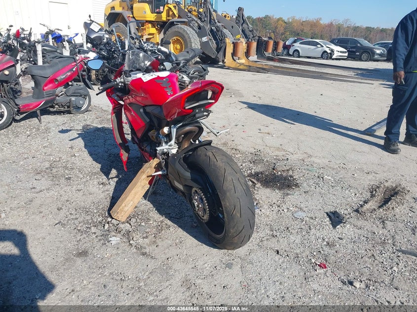 2023 DUCATI PANIGALE 955 CC(VIN: ZDMHAATW3PB009638