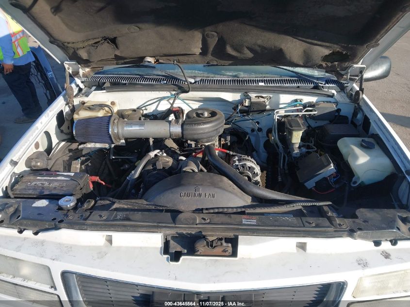 1995 GMC Suburban C2500 VIN: 1GKGC26K3SJ728083 Lot: 43645564