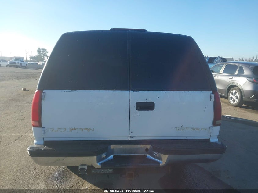 1995 GMC Suburban C2500 VIN: 1GKGC26K3SJ728083 Lot: 43645564