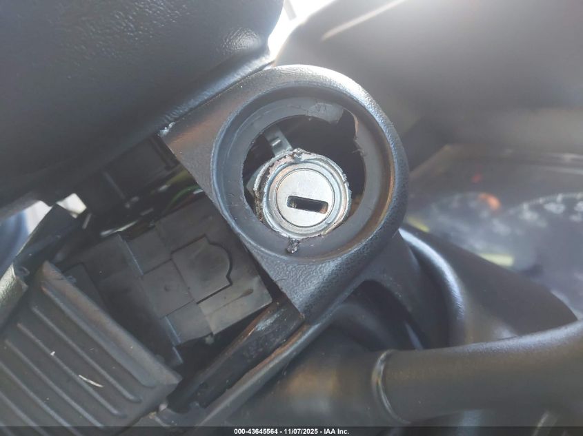 1995 GMC Suburban C2500 VIN: 1GKGC26K3SJ728083 Lot: 43645564