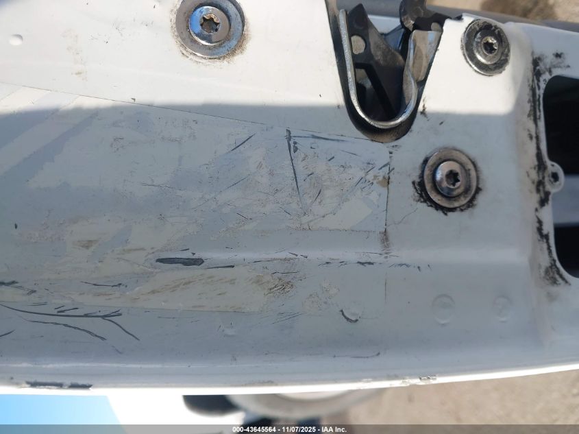 1995 GMC Suburban C2500 VIN: 1GKGC26K3SJ728083 Lot: 43645564