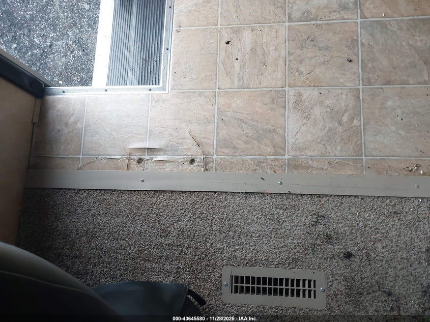 2006 Ford F550 Super Duty Stripped Chass VIN: 1F6NF53Y060A17654 Lot: 43645580