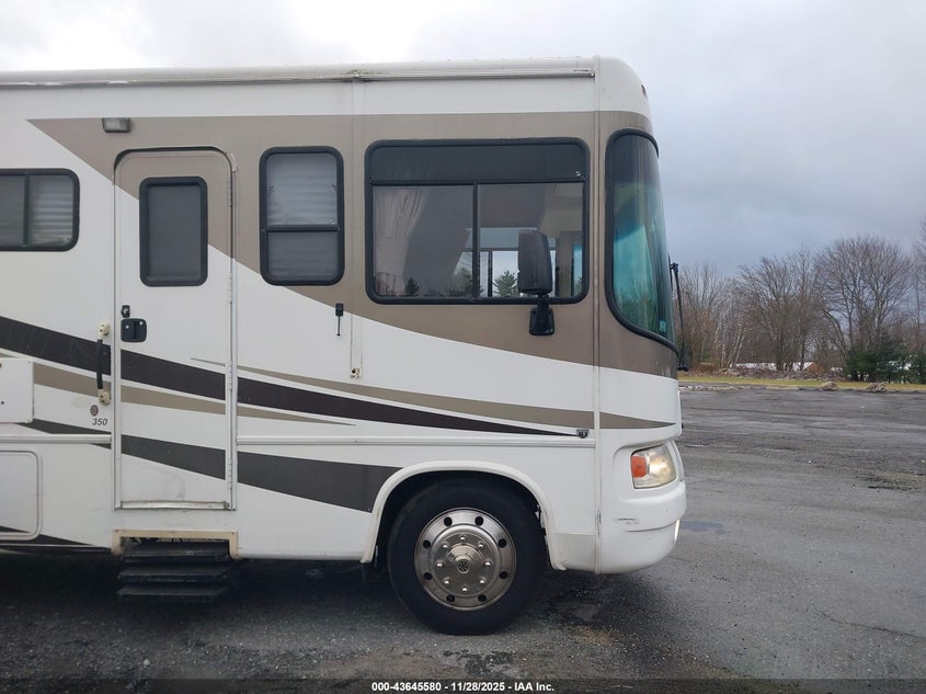 2006 Ford F550 Super Duty Stripped Chass VIN: 1F6NF53Y060A17654 Lot: 43645580