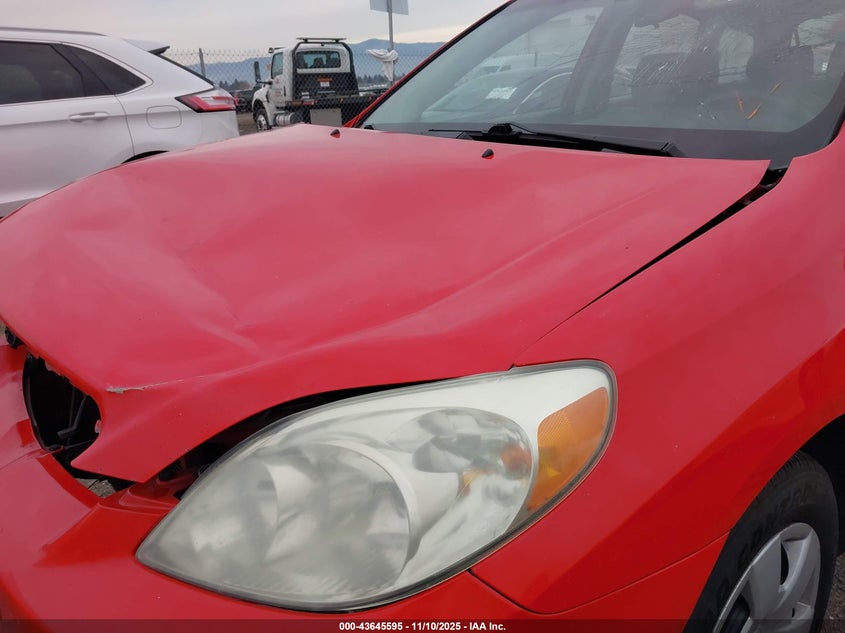 2004 Toyota Matrix Standard VIN: 2T1LR32E14C295781 Lot: 43645595