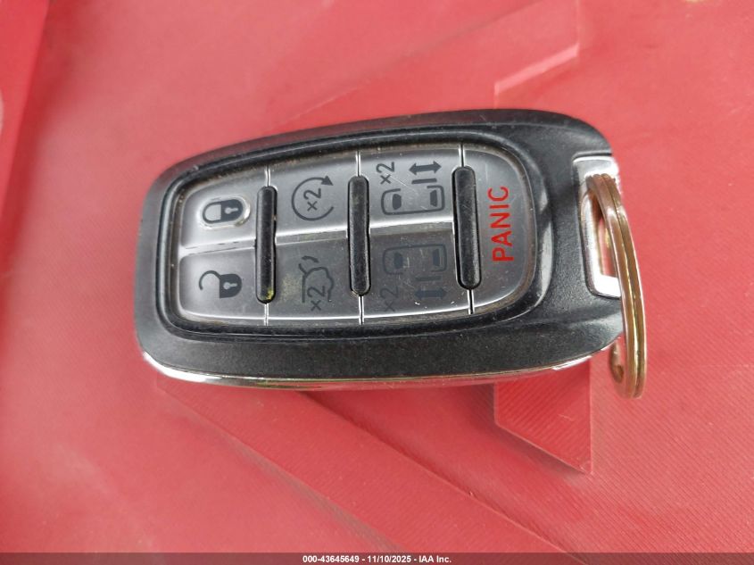 2017 Chrysler Pacifica Touring-L VIN: 2C4RC1BG5HR621802 Lot: 43645649