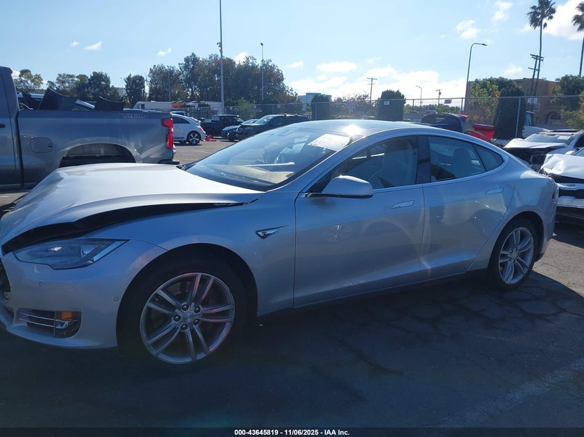 2014 Tesla Model S P85 VIN: 5YJSA1H11EFP61461 Lot: 43645819