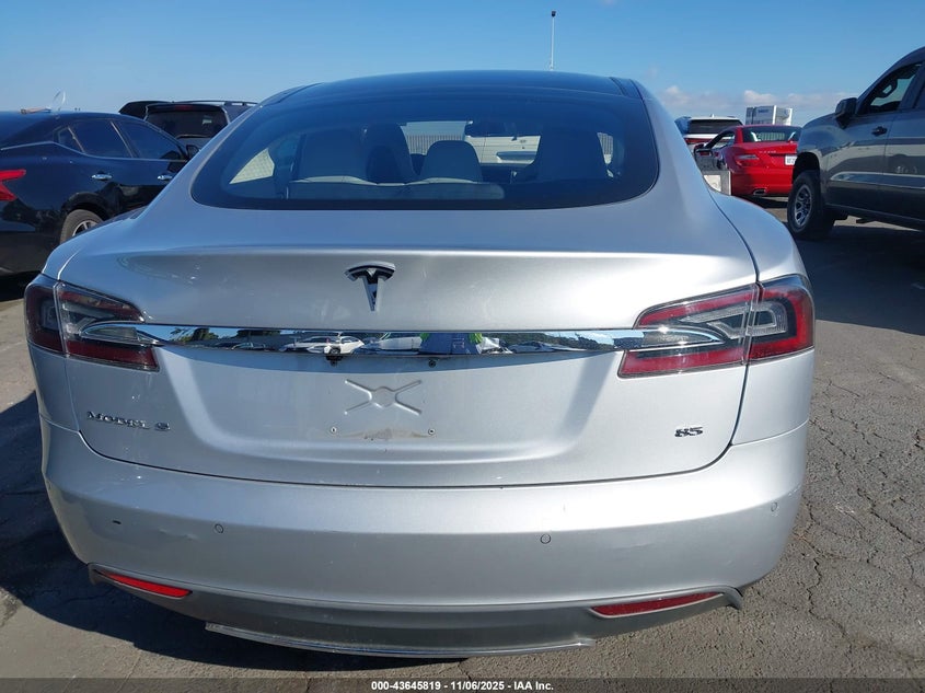 2014 Tesla Model S P85 VIN: 5YJSA1H11EFP61461 Lot: 43645819